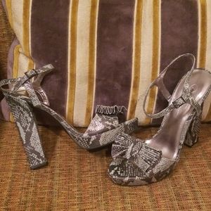 Jessica Simpson Dark Pewter Snakeskin Bow Heels